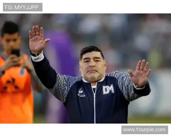 足球场上永恒的传奇：悼念去世球星，铭刻不朽记忆